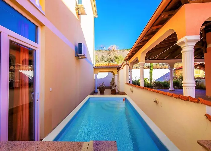 Farm In Croatia With Pool & Forest Views Apartmán
