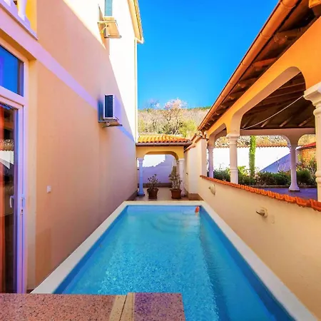 Farm In Croatia With Pool & Forest Views Apartman